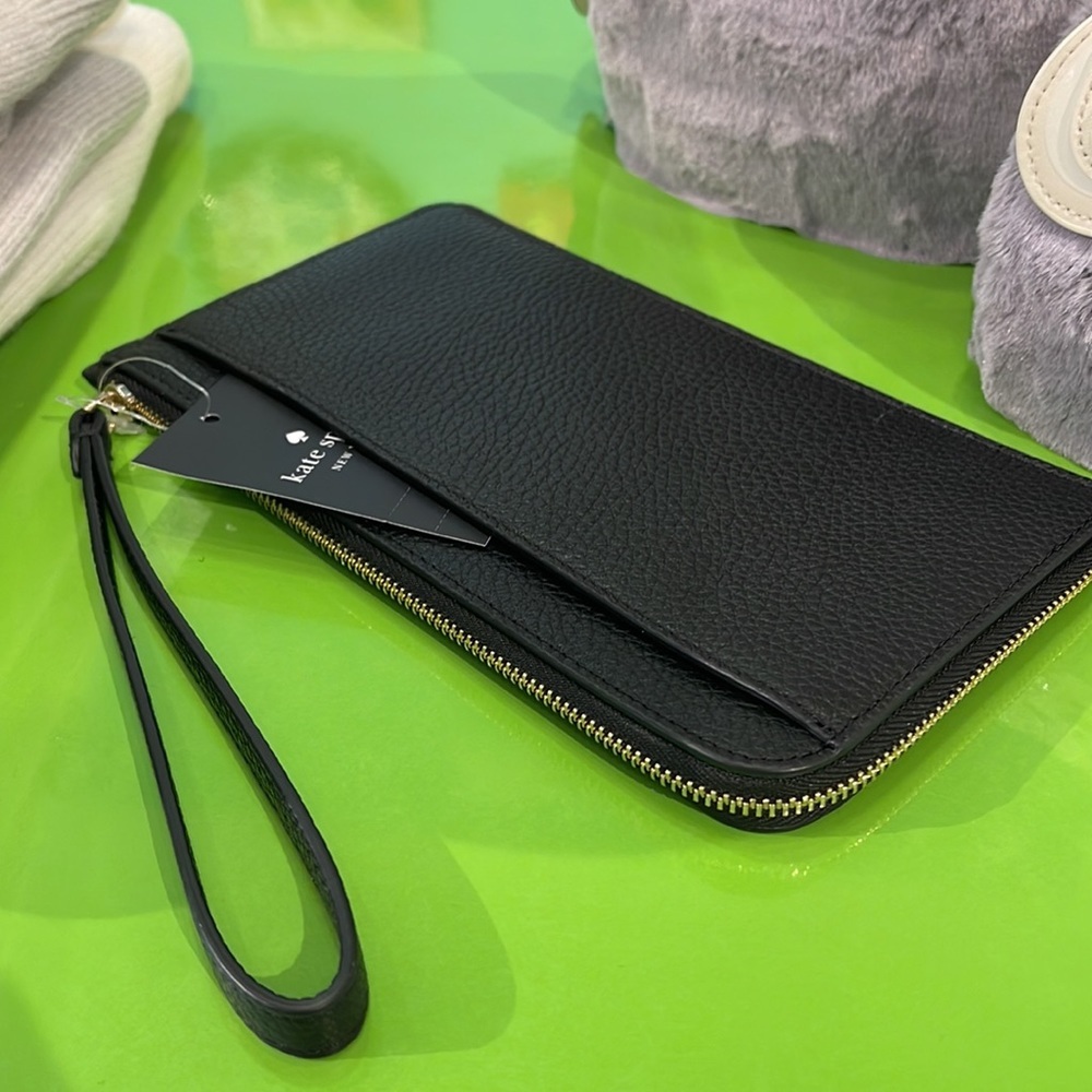 Kate Spade Medium Lucy L-Zip Wristlet Pebble Leather 
COLOR:
Black 
NWT - Picture 14 of 16